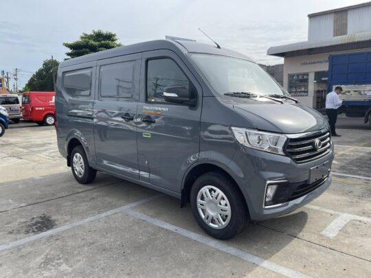 VAN THACO TF420 2 CHỖ MÀU THEO YÊU CẦU 2M3 TẢI 945KG